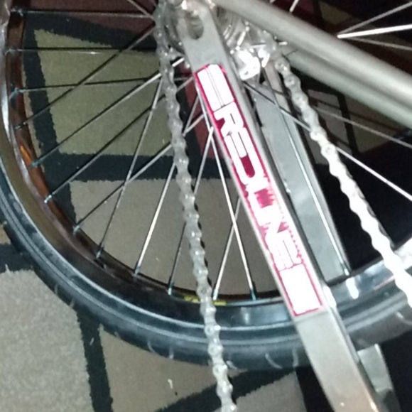 '76 Redline Square back - Picture 2 of 6